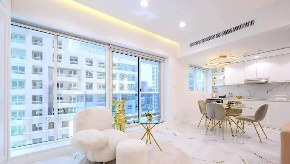 1 BR in Marina