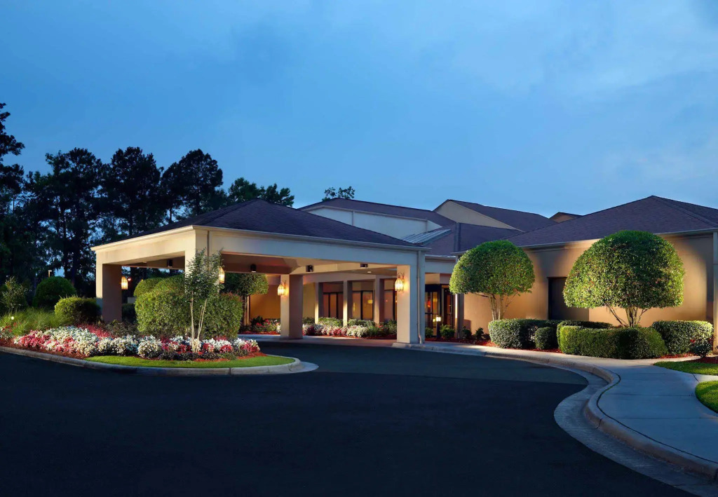 Courtyard by Marriott Savannah Midtown