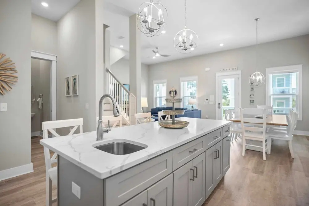 Mins to Beach Access + Pet-friendly + Golf Cart 30A White Sands by Avantstay