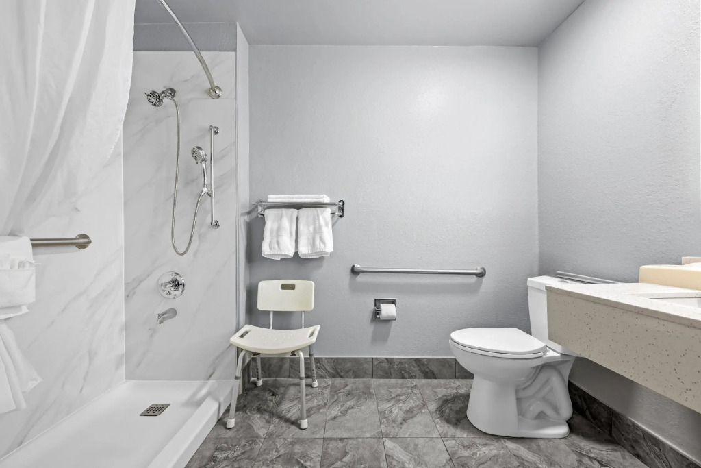 Super 8 by Wyndham Homewood Birmingham Area