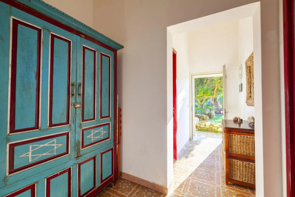 Beachfront apartment overlooking the sea of Torre Specchia-Incoronata