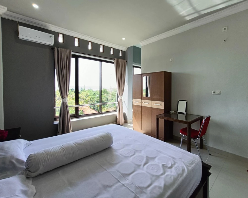 RedDoorz @ Green Homestay Syariah Baubau