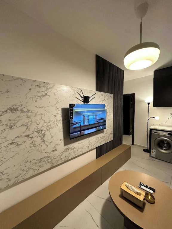 Stylish Luxe Apartment Fr 0003