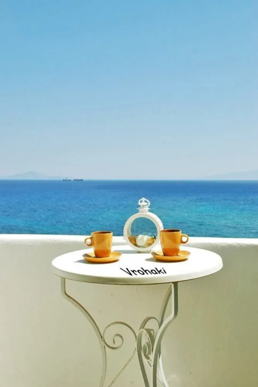 Vrohaki Studios & Rooms