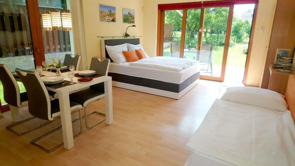 Lovely apartment, Garden, Parking, Wifi, Netflix