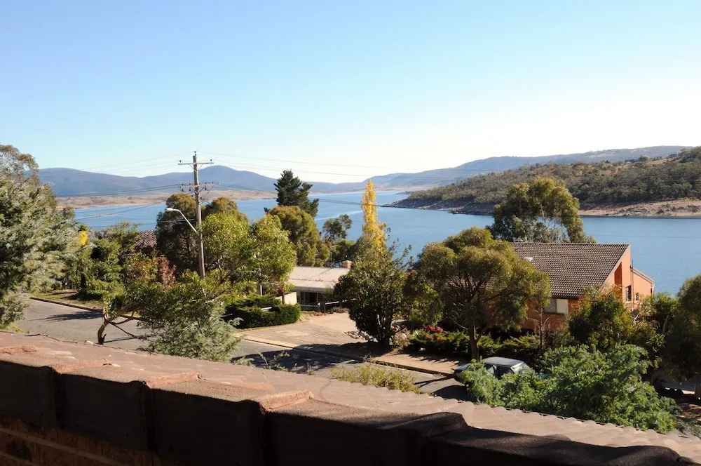Bundilla 3 - Lake views from the Balcony