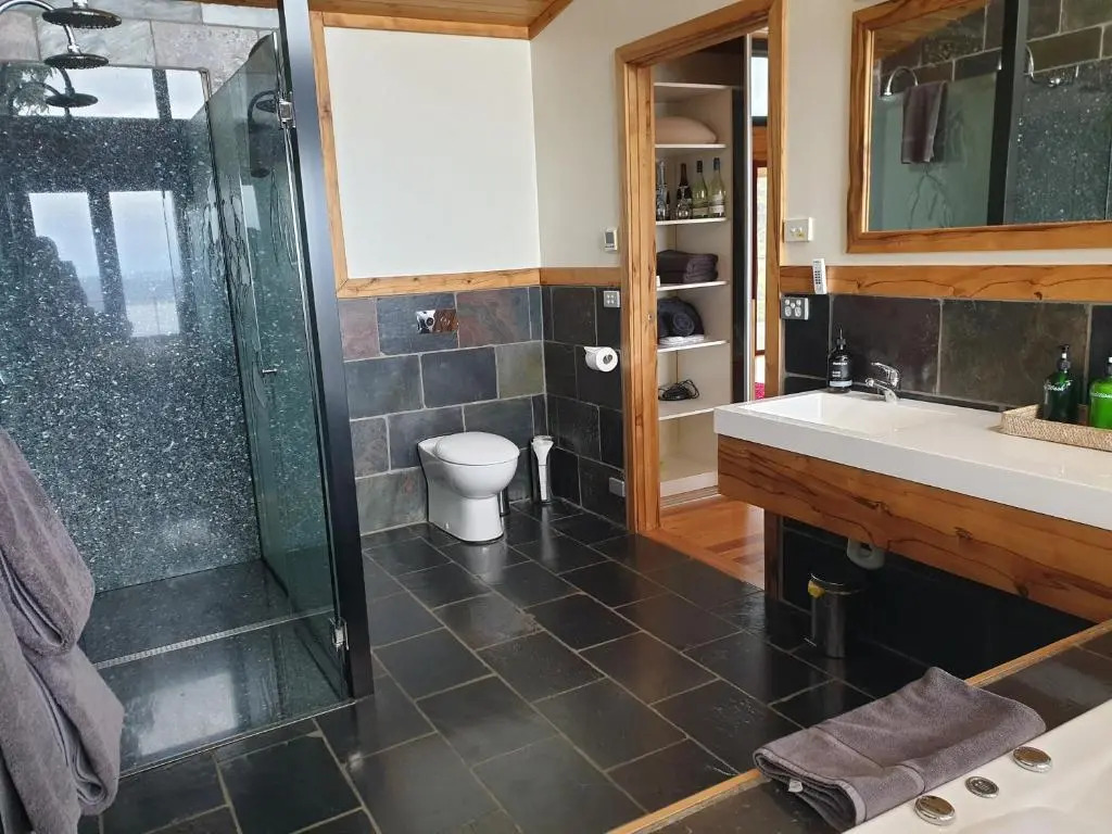 Woodbridge Hill Hideaway
