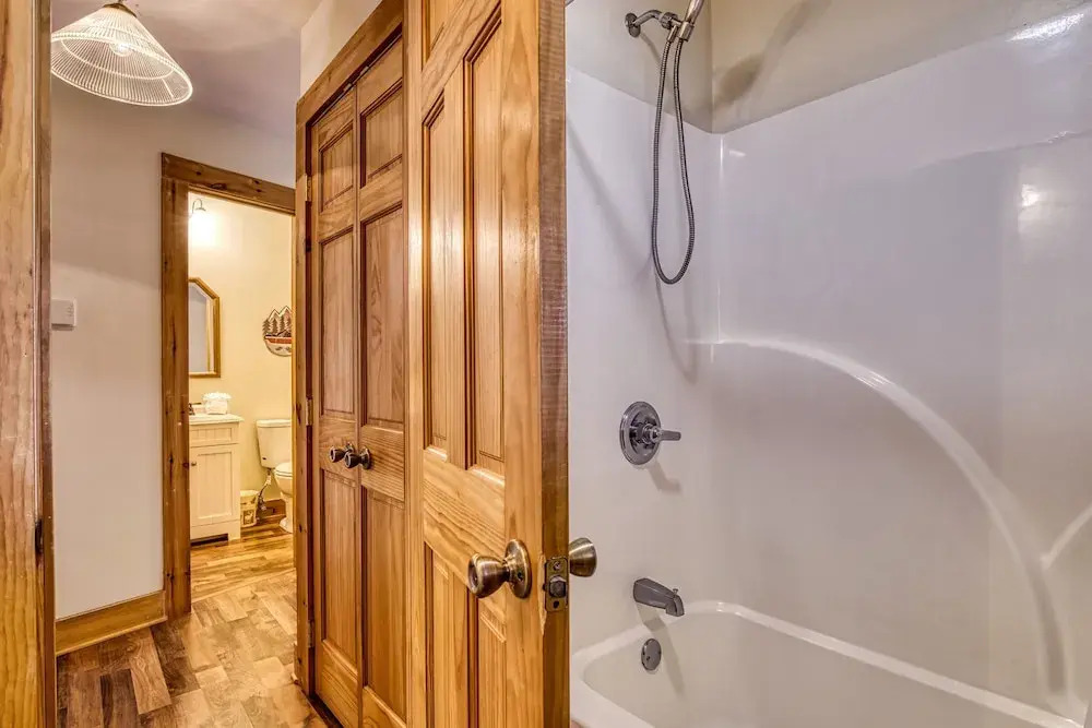 Greenbrier Woods 2 Bedroom Cabin