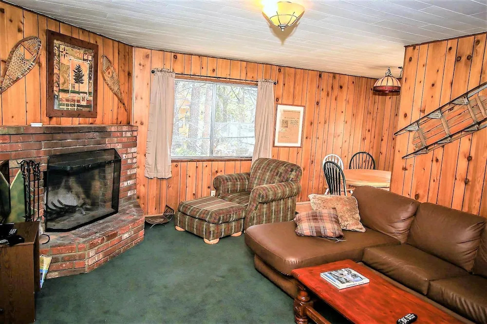 Twin Pines Family Cabin by Big Bear Vacations