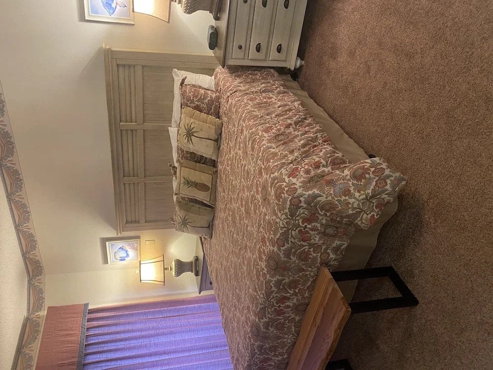 River Place #24 - 3 Br Condo