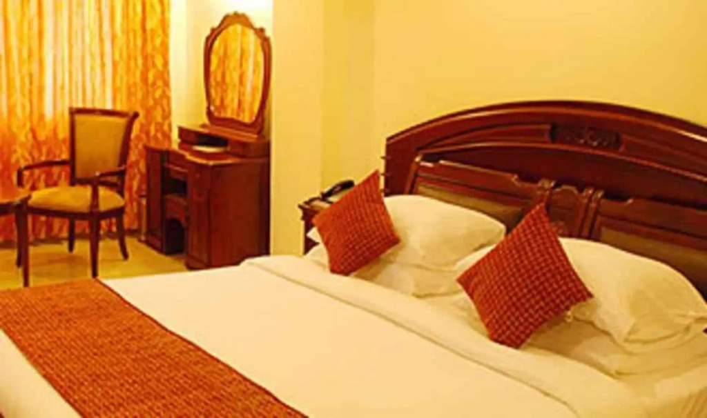 V V Grand Business Hotel