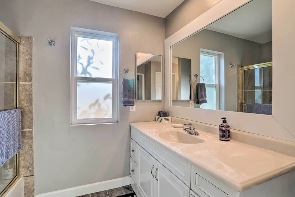226242 3 BR Oasis w/ Hot Tub By Golf & Coachella!