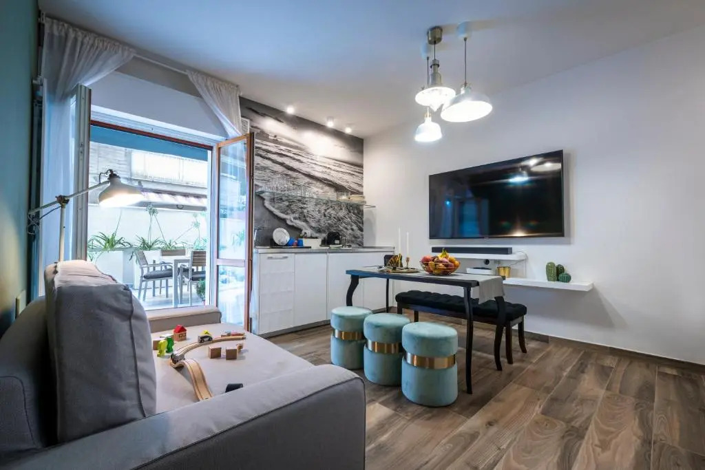 Alga 5-Star Boutique Apartment Steps from the Sea