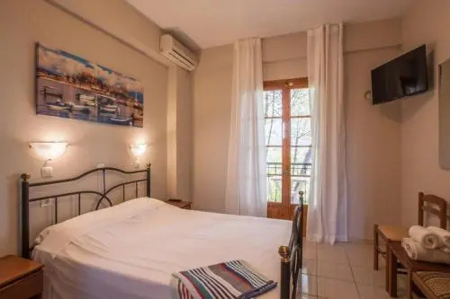 Alexandros Apartments