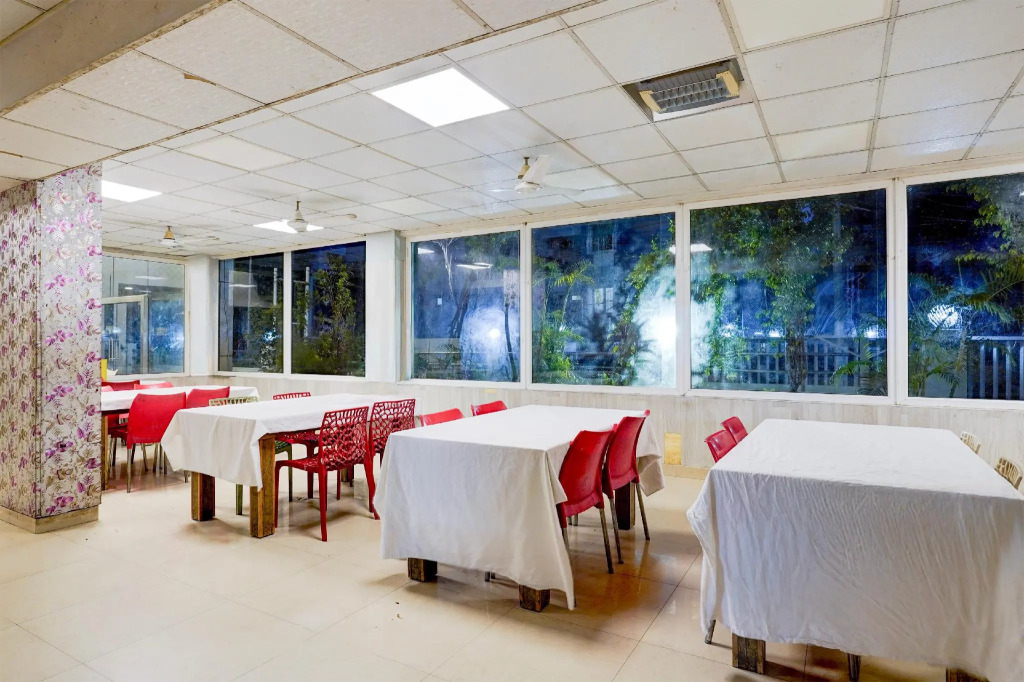 Lotels Hotel