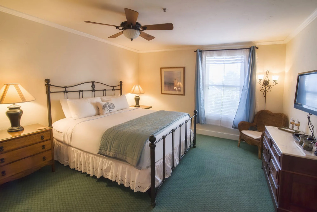 Gilbert Inn Seaside