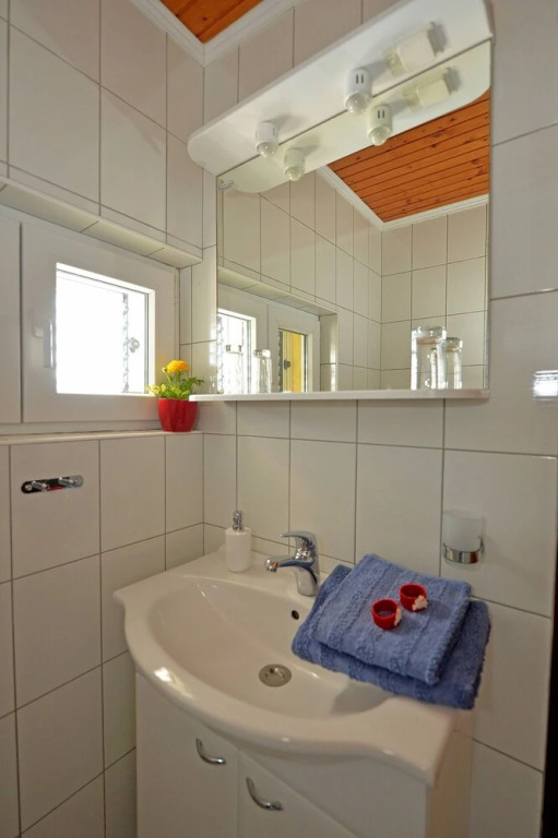 Holiday Apartment Home Simoni With Pool