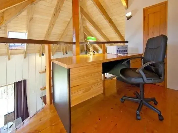 Treetop Oasis - Tairua Executive Holiday Home