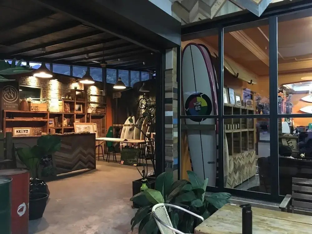 Donghe surf shop & Hostel