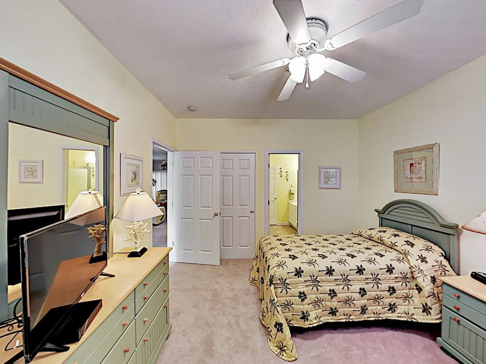 North Hillside Unit # 4222 - 2 Bedroom Condo