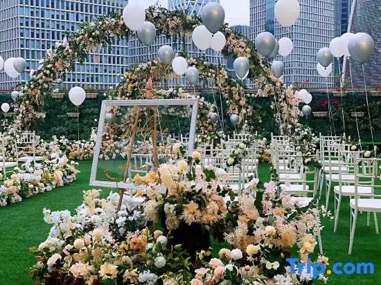 Garden Bincee Hotel by Lux Cabins(Futian Convention and Exhibition Center Gangxia Subway Station)