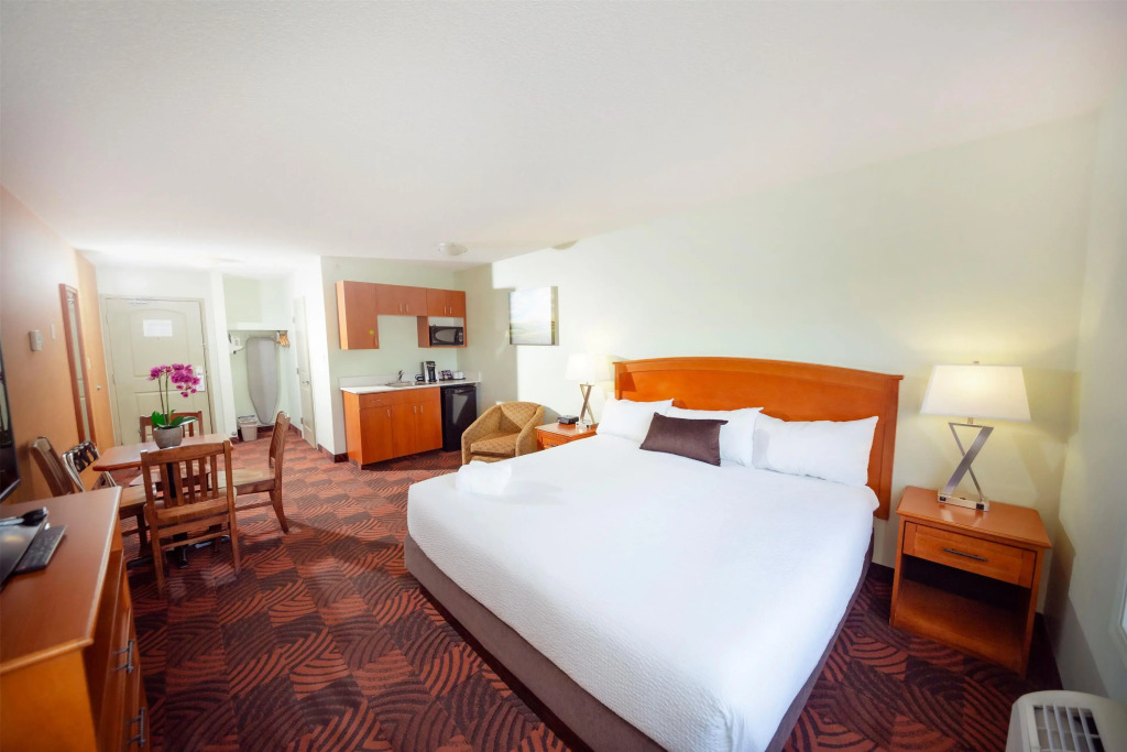 Service Plus Inns and Suites Calgary