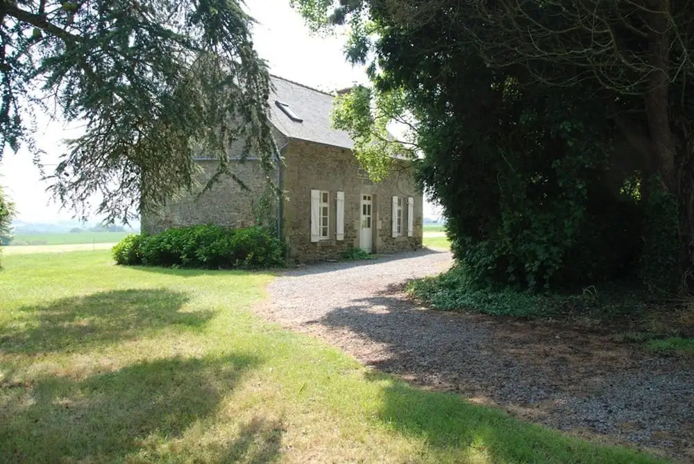 House With 3 Bedrooms in Jugon-les-lacs, With Furnished Garden and Wif