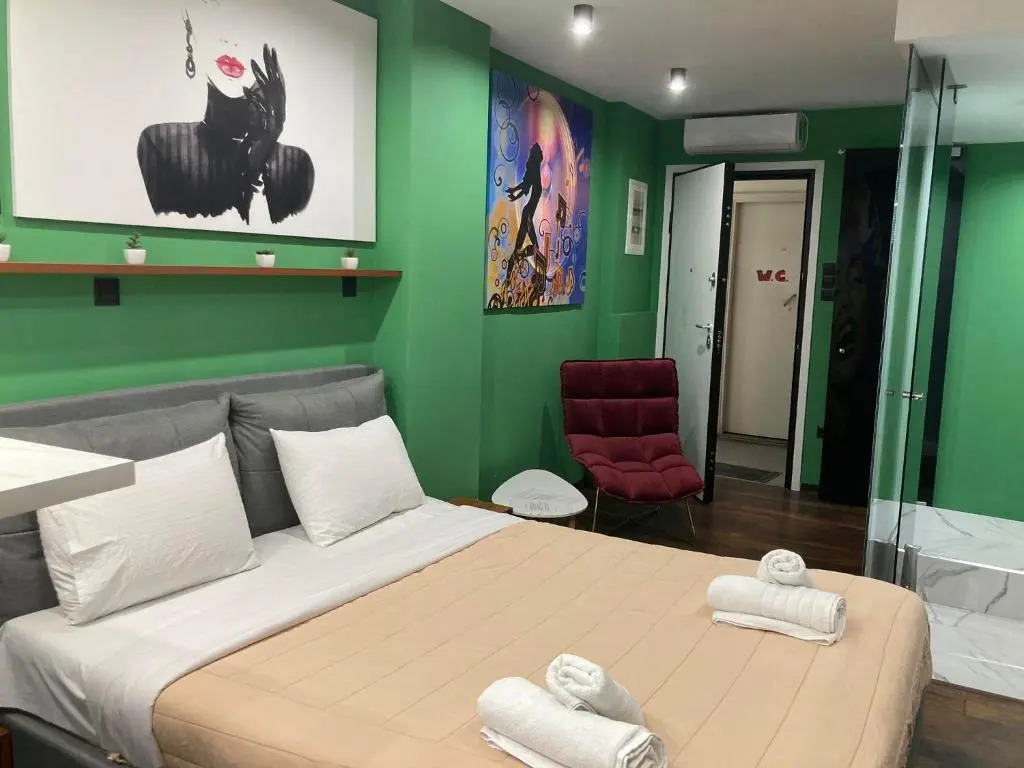 Facadoro Apartments