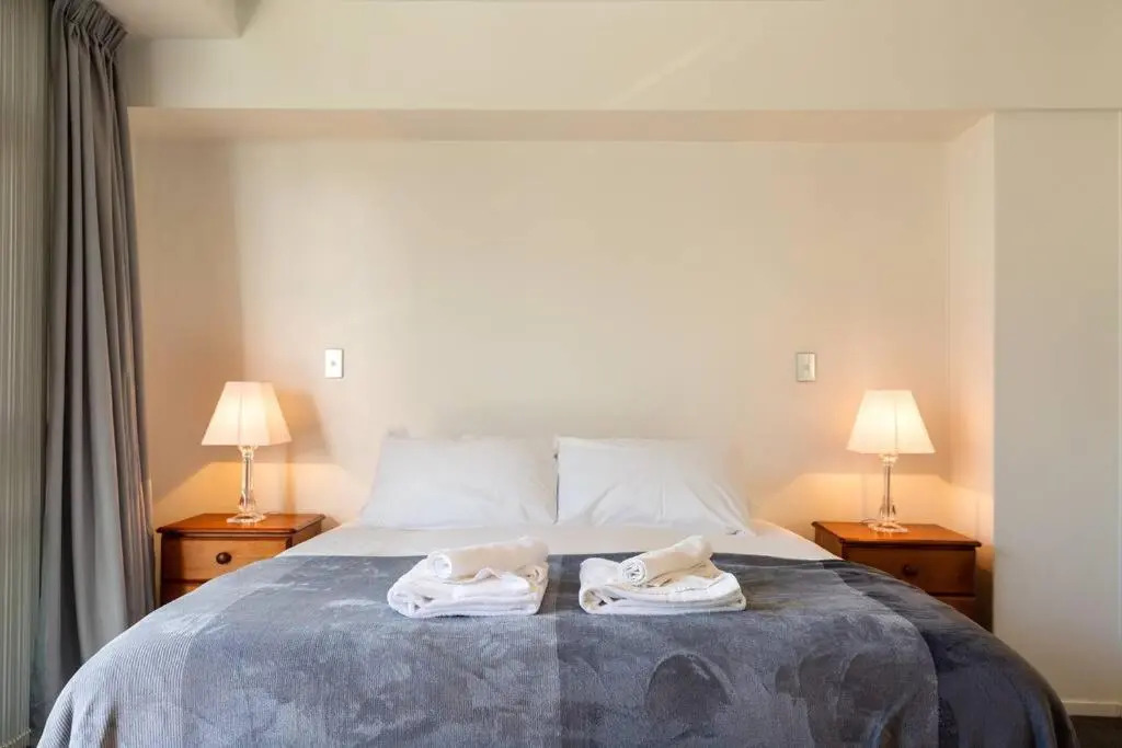 Stunning Three Bedroom Home Near Sky Tower