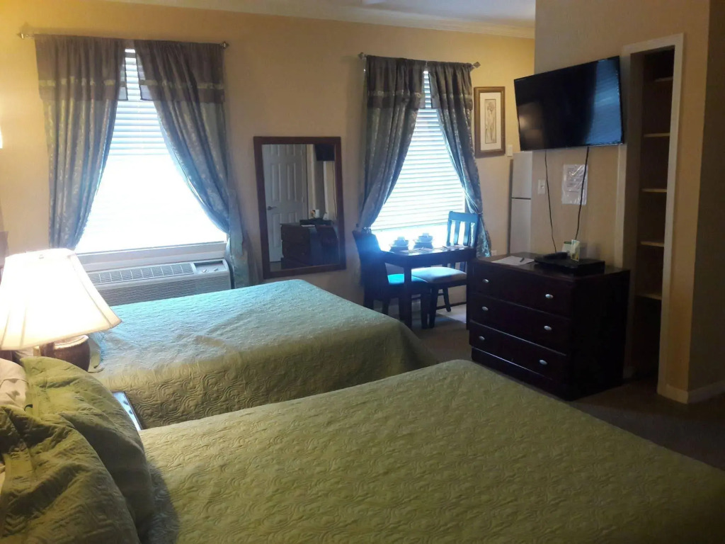 Athens Hotel & Suites