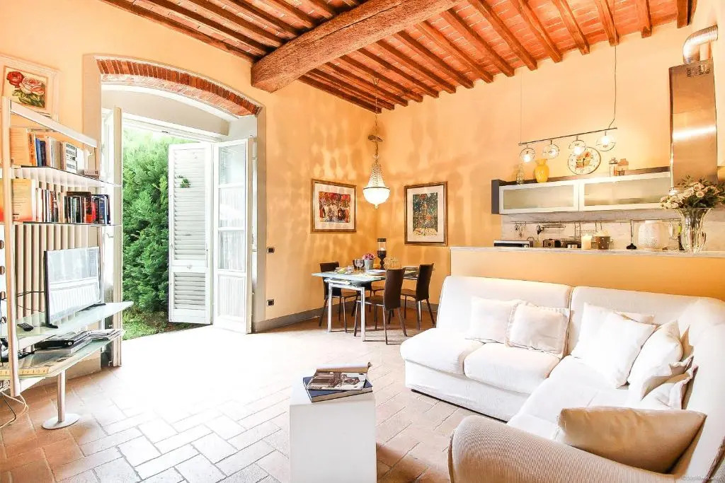 Apartment Guinigi with Private Courtyard