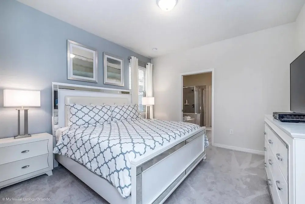 Stylish and Stunning 5BD Pool Home in Solterra - #5st452