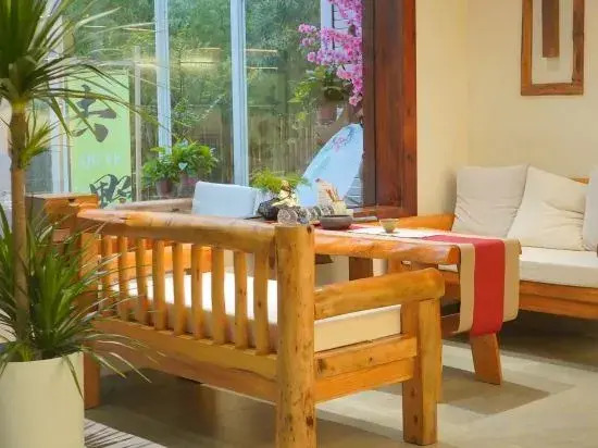 Yunbo Qilu Hostel