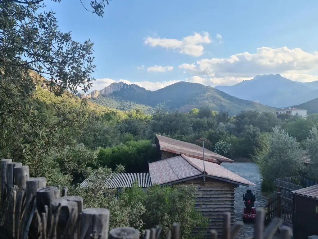 GITES O FIL DE LEAU piscine spa accès rivière