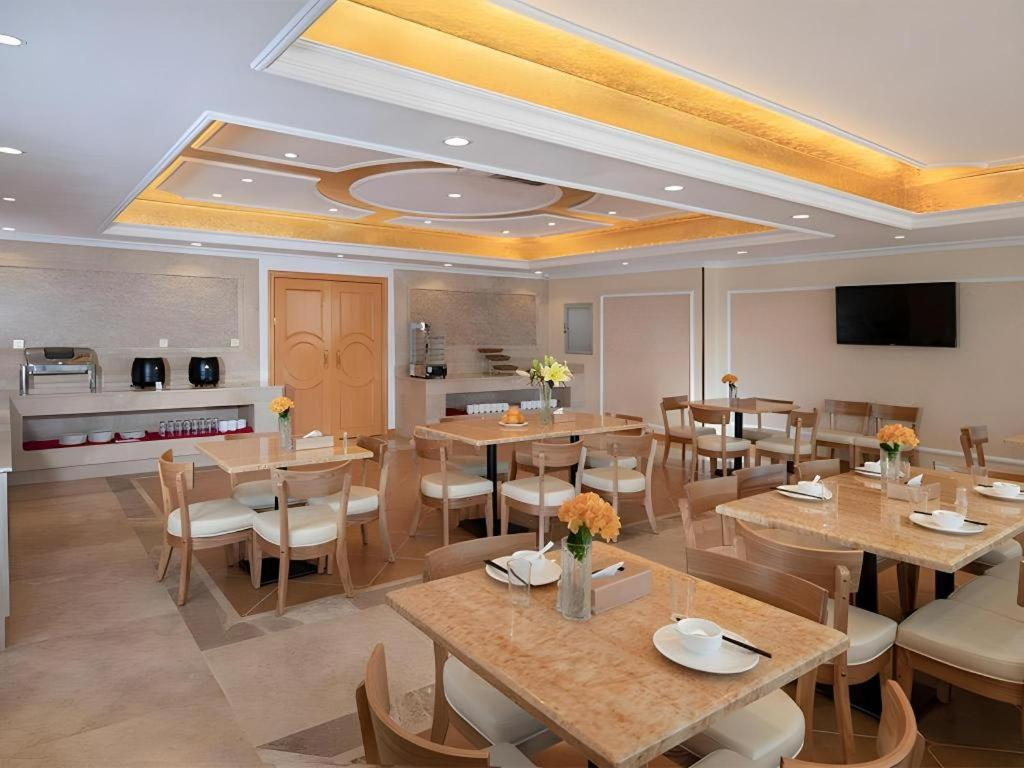 Vienna Hotel (Gongcheng Tianjie)