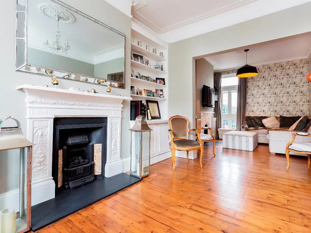 Veeve  3 Bed Family House Gowan Avenue Fulham