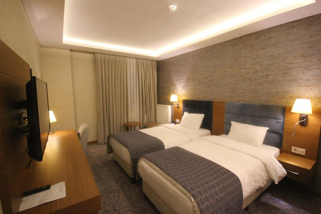 Garden Zara Hotel
