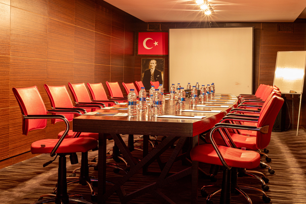 Best Western Plus Khan Hotel