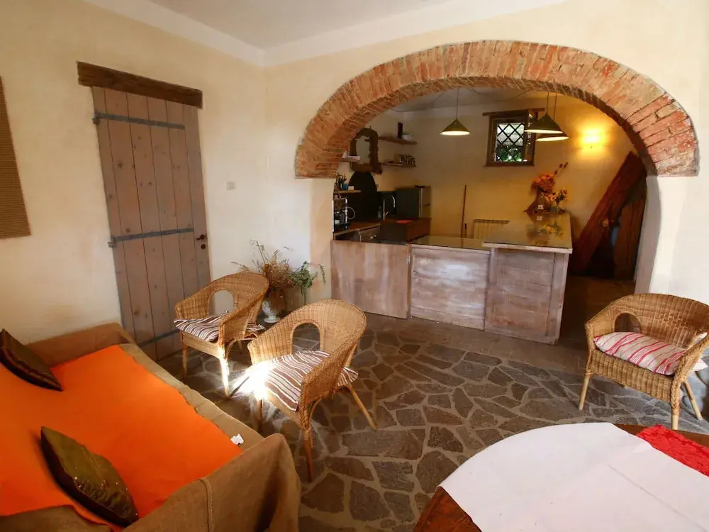 Apartment near Lake Trasimeno with Pool