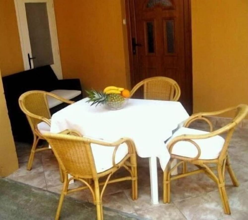 Dina Apartments