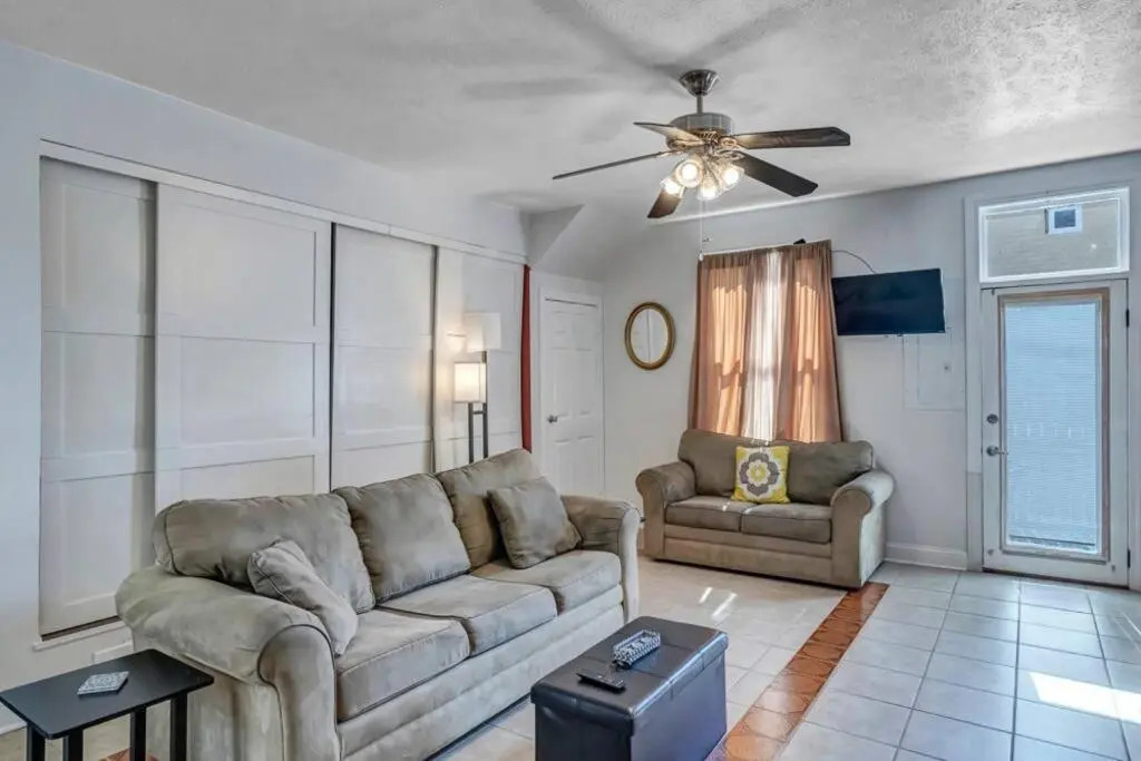 Charming 1st floor apt in the heart of Springfield