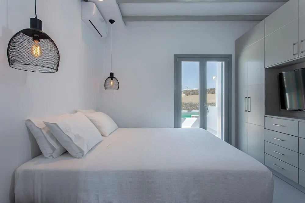 Villa Sapphire 6BR Hot Tub & Pool Ornos