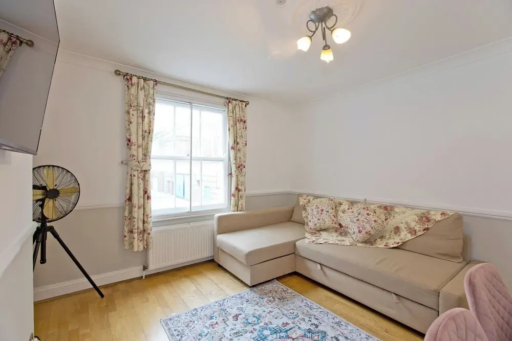 Imperial Horseferry Road Apartment