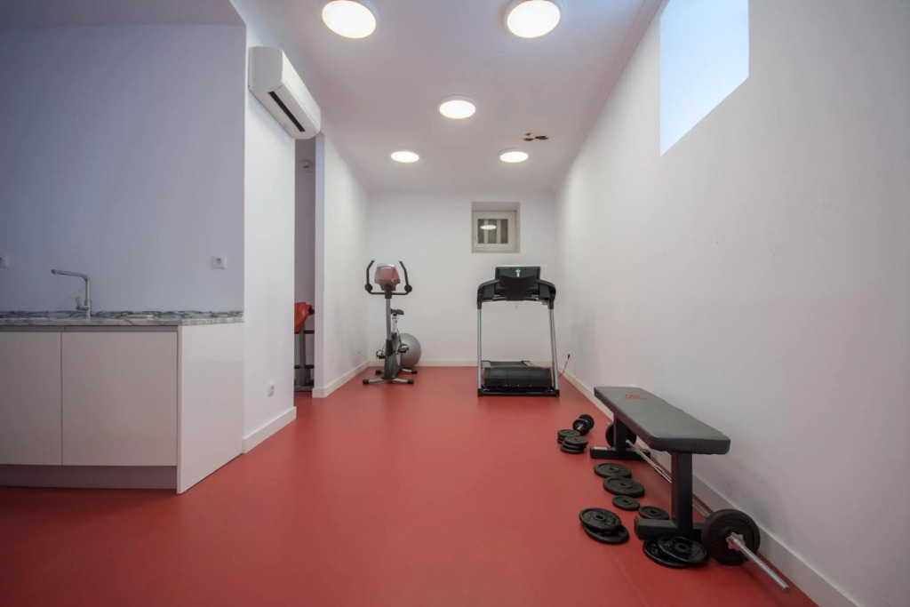 Charming Apartment in Private Condominium at Graça