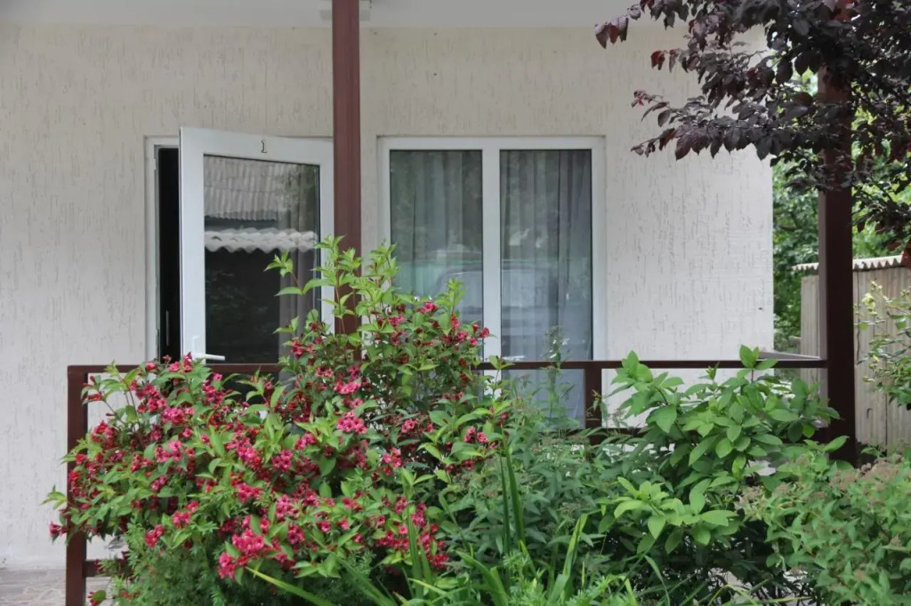 Guest House LETO