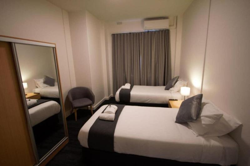 Sydney Junction Hotel