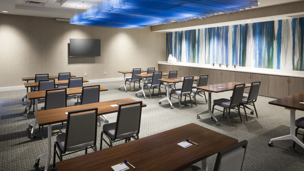 Holiday Inn Express & Suites Orlando At SeaWorld by IHG