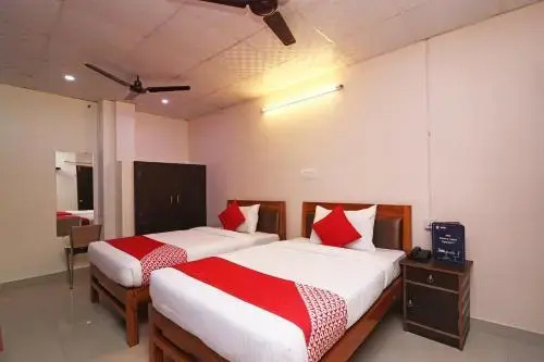 OYO 24448 Flagship Moon Light Guest House