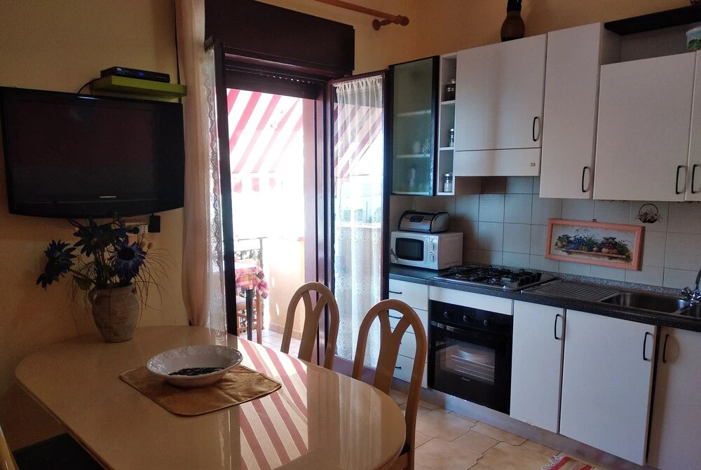 Apartment With 4 Bedrooms in Lido Rossello, With Wonderful sea View, Enclosed Garden and Wifi