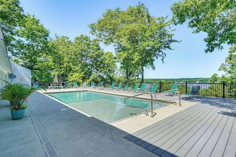 Osage Beach Home w/ Private Hot Tub: Near Lake!